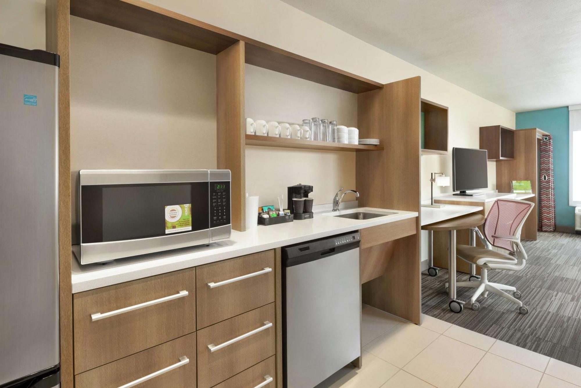 Home2 Suites By Hilton Бисмарк Экстерьер фото