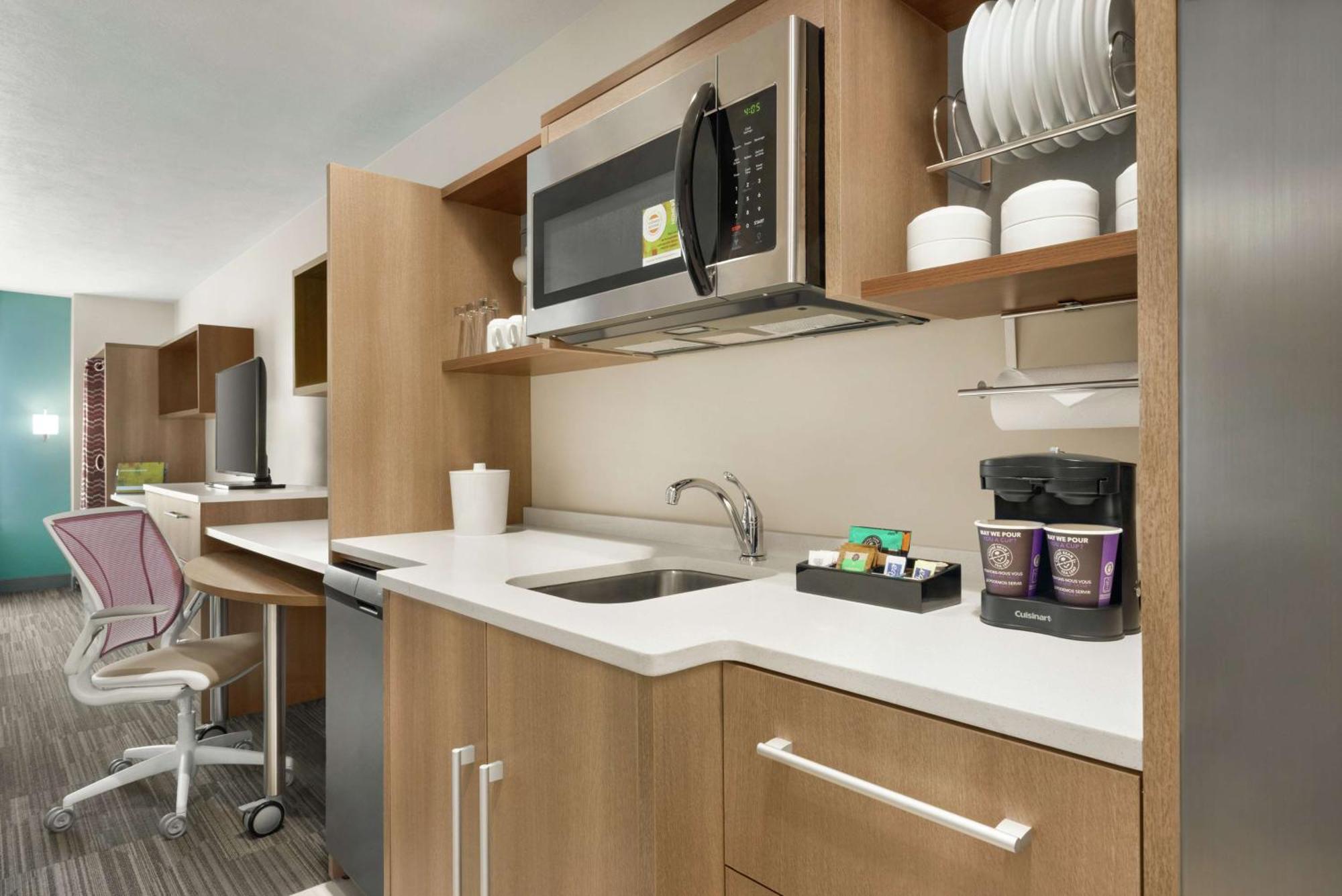 Home2 Suites By Hilton Бисмарк Экстерьер фото